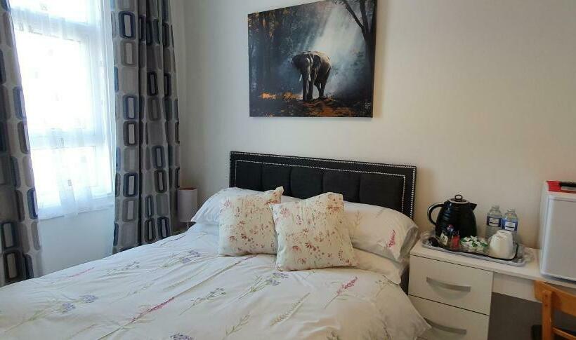 غرفة قياسية, Holly Lodge