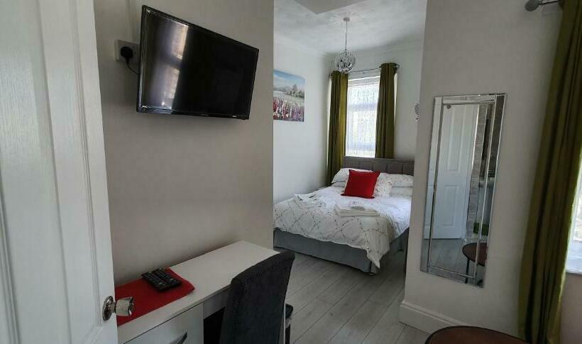 غرفة سوبيريور, Holly Lodge