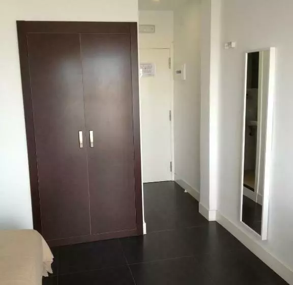Standard Kolmen Hengen Huone, Natursun