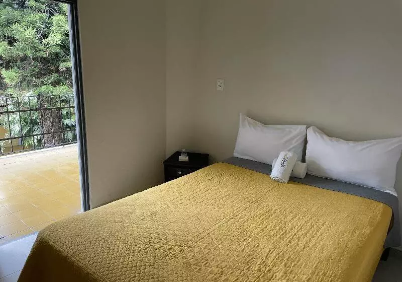Economy-huone, Allende Morelia