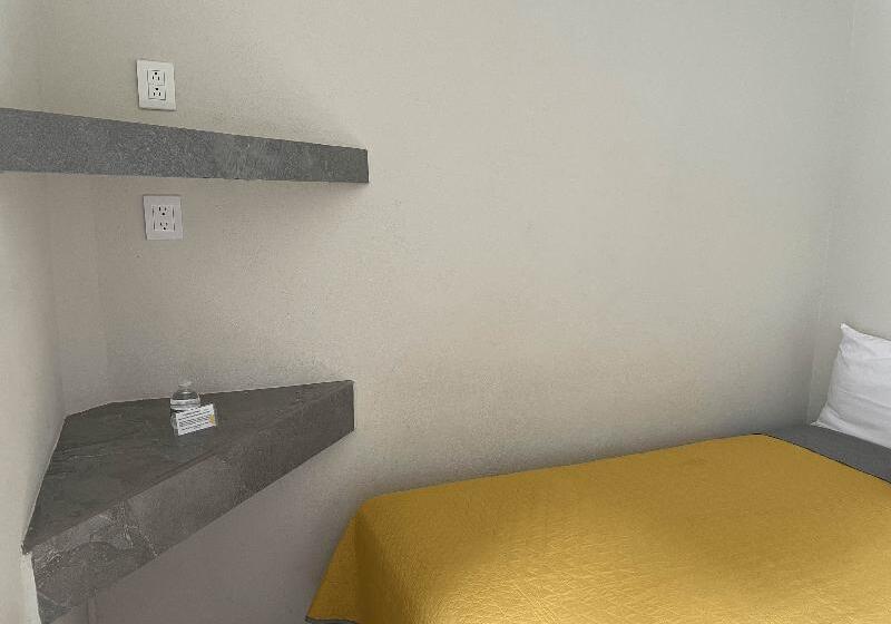 חדר אקונומי, Allende Morelia