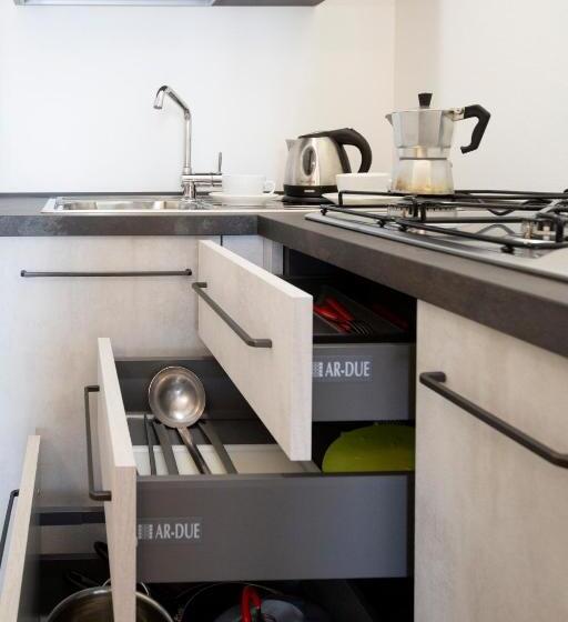 استودیوی استاندارد, Holiday Appartamenti