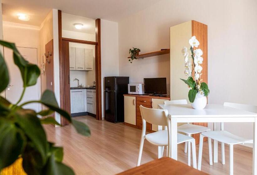 استودیوی استاندارد, Holiday Appartamenti