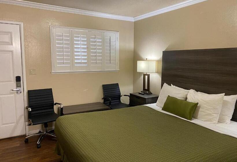 غرفة قياسية, Holland Inn & Suites