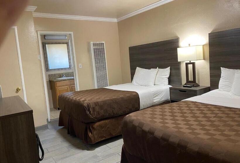 غرفه قياسيه سريرين مزدوجين, Holland Inn & Suites