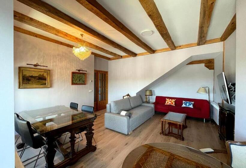 شقة غرفة واحدة, Hospederia Los Templarios