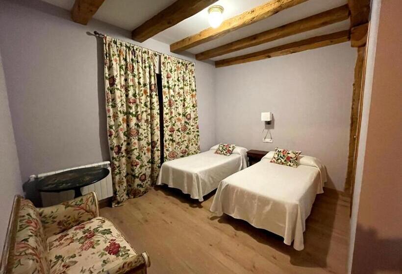 شقة غرفة واحدة, Hospederia Los Templarios