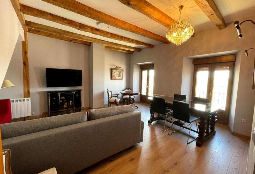 شقة غرفة واحدة, Hospederia Los Templarios