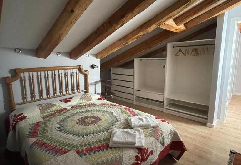 شقة غرفة واحدة, Hospederia Los Templarios