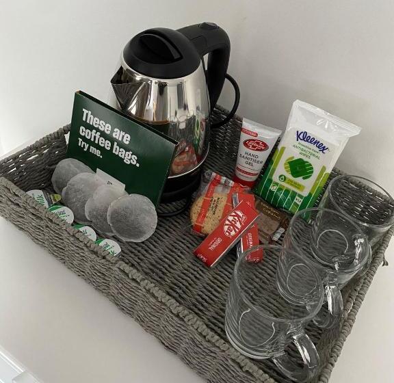 Deluxe Kolmen Hengen Huone, Langley House