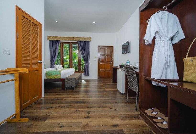 Номер Deluxe с Балконом, Railay Phutawan Resort