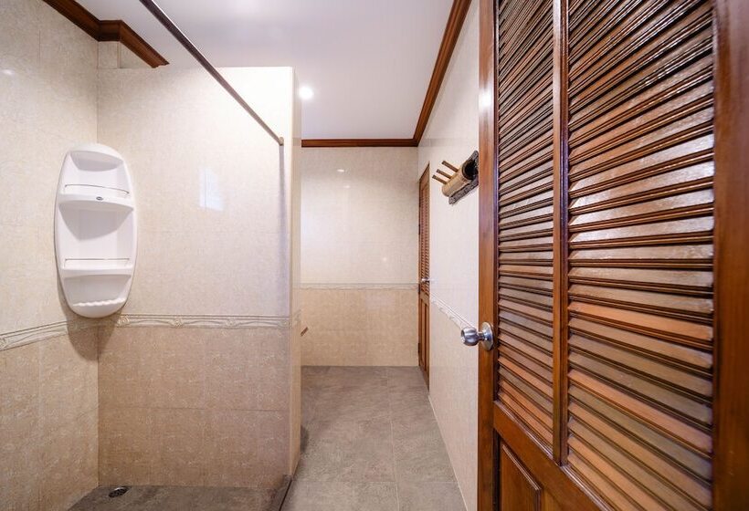 غرفة عائلية ذات إطلالة جانبية على البحر, Railay Phutawan Resort