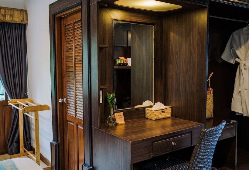 غرفة عائلية ذات إطلالة جانبية على البحر, Railay Phutawan Resort