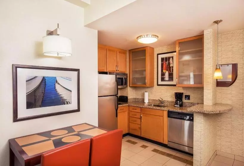 سوئیت با تخت بزرگ, Residence Inn Portland Downtown Waterfront
