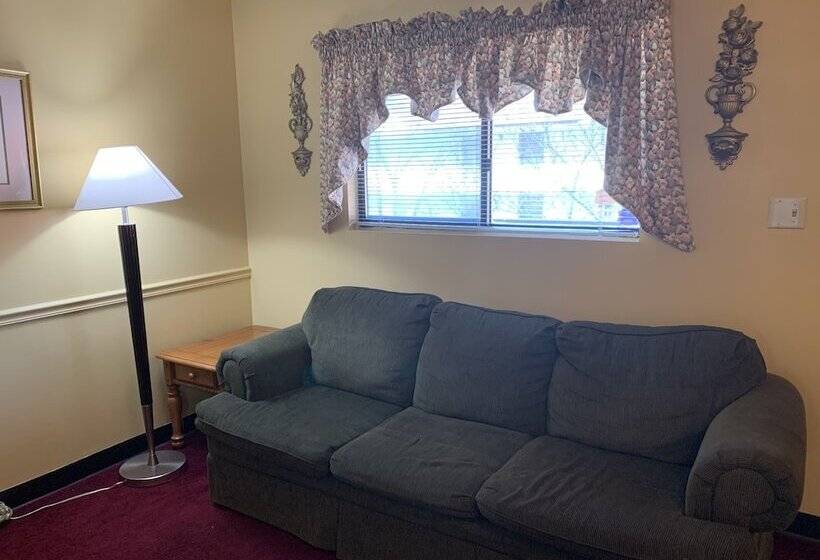 דירת חדר, Oak Square 309