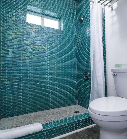 جناح سرير كينج, Drop Anchor Resort & Marina