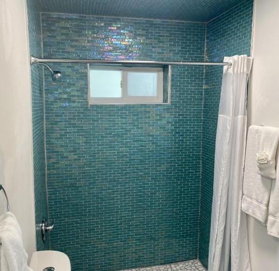 جناح سرير كينج, Drop Anchor Resort & Marina