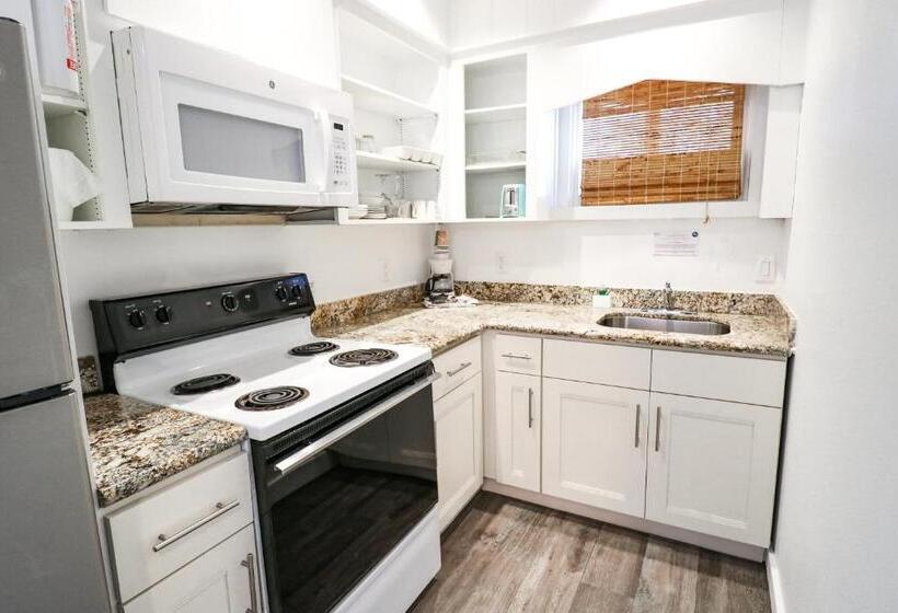 جناح سرير كينج, Drop Anchor Resort & Marina