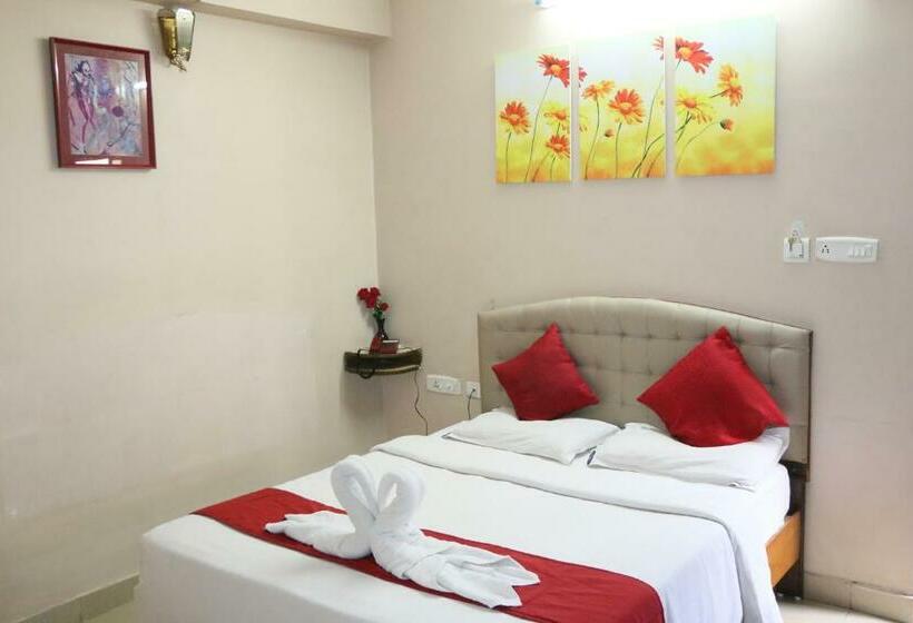 Номер Deluxe, Akshaya