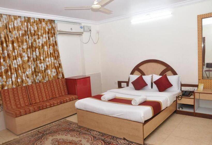 חדר אקזקיוטיב, Gangothri