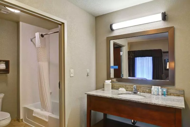 プレミアムスタジオ, Hampton Inn And Suites New Hartford/utica
