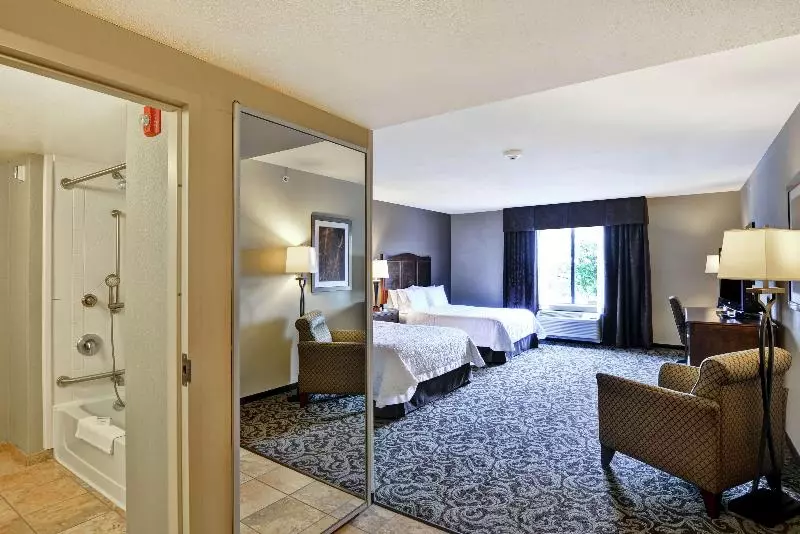 プレミアムスタジオ, Hampton Inn And Suites New Hartford/utica