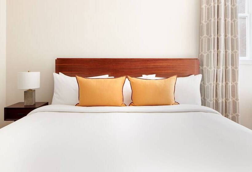 디럭스 룸, The Arco Powered By Sonder