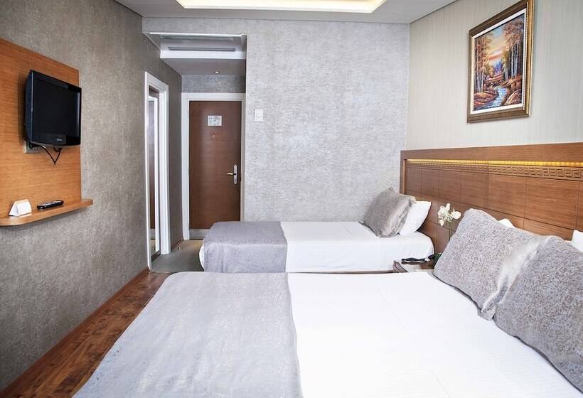 اتاق استاندارد سه نفره, Sorriso