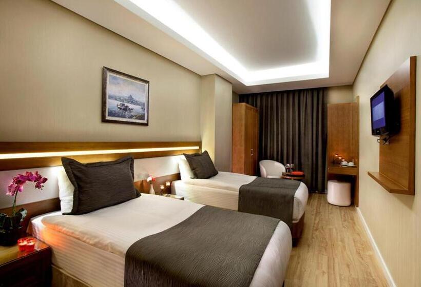 اتاق استاندارد سه نفره, Sorriso