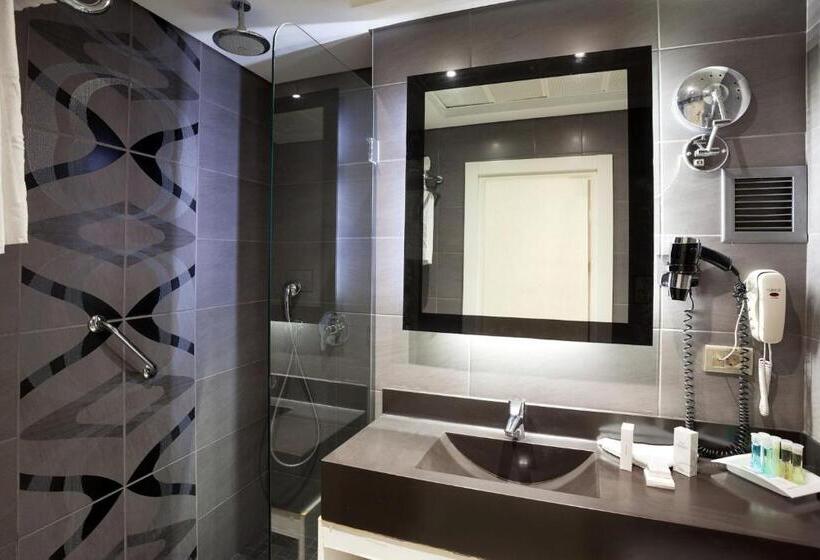 اتاق استاندارد سه نفره, Sorriso