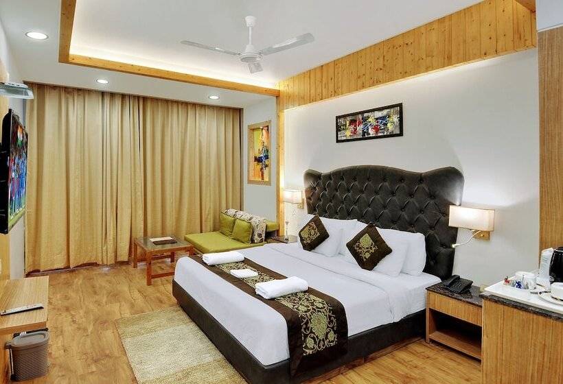 اتاق لوکس, The Orchard Greens