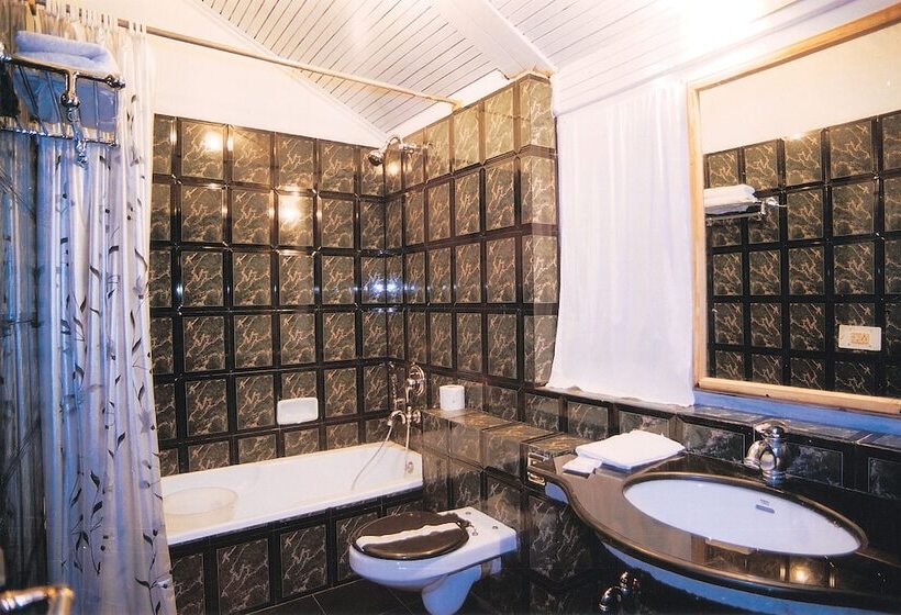 سوییت خانوادگی, The Orchard Greens