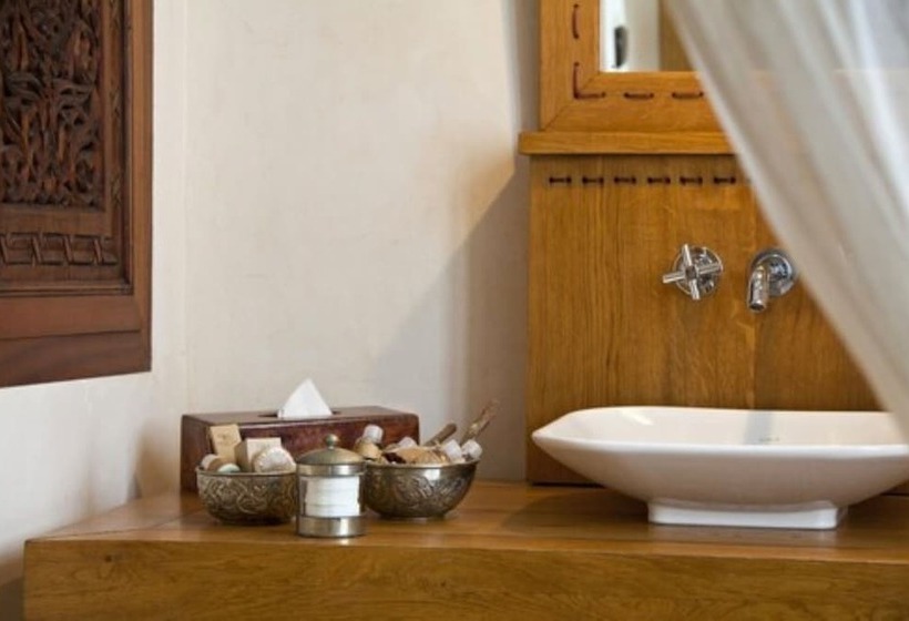 스위트, Villa De L O