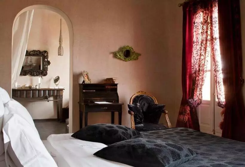 سوییت پرستیژ, Villa De L O