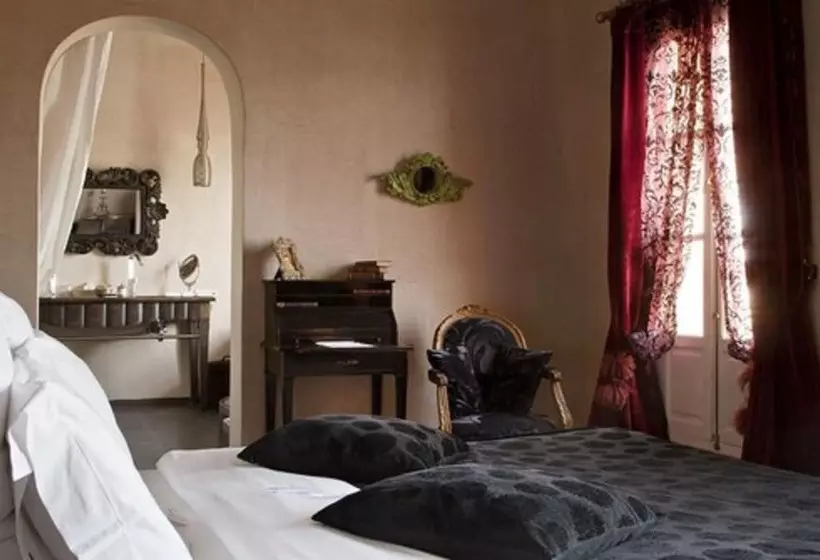 سوییت, Villa De L O