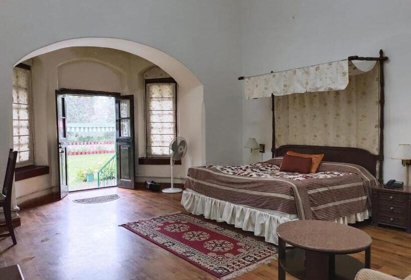 Deluxe Zimmer, West View
