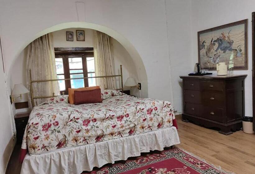 Suite, West View