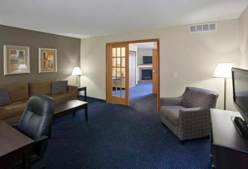 キングサイズベッドのデラックススイート, Americinn By Wyndham Lincoln South