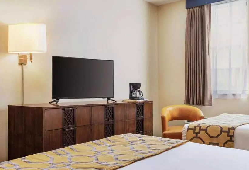 Standardzimmer 2 Doppelbetten, Belmont Inn & Suites