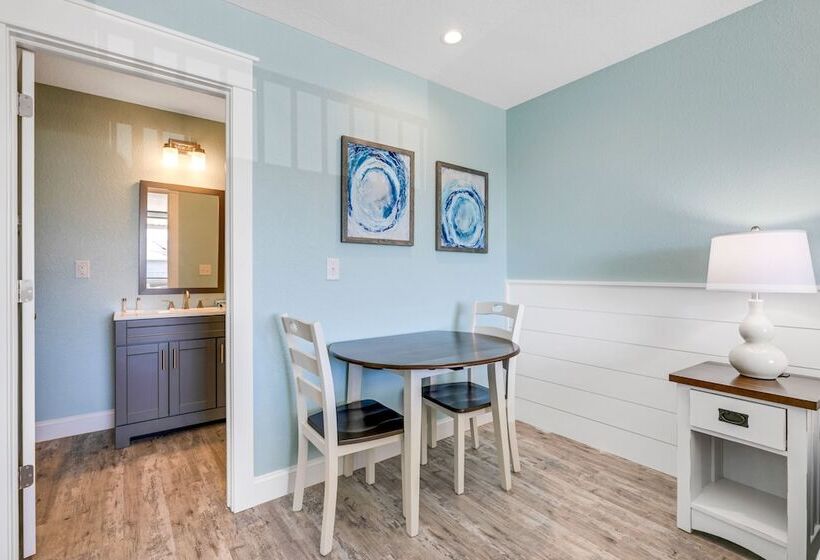 带2个双人床的标准工作室, John Yancey Oceanfront Inn