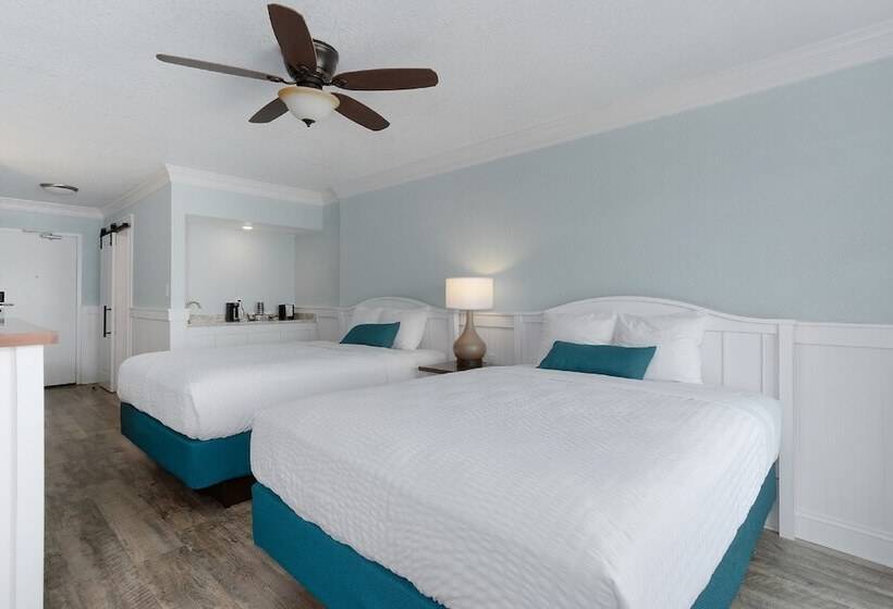 带2个双人床的标准工作室, John Yancey Oceanfront Inn