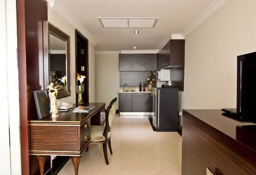 סוויטת ג'וניור, Lk Royal Wing