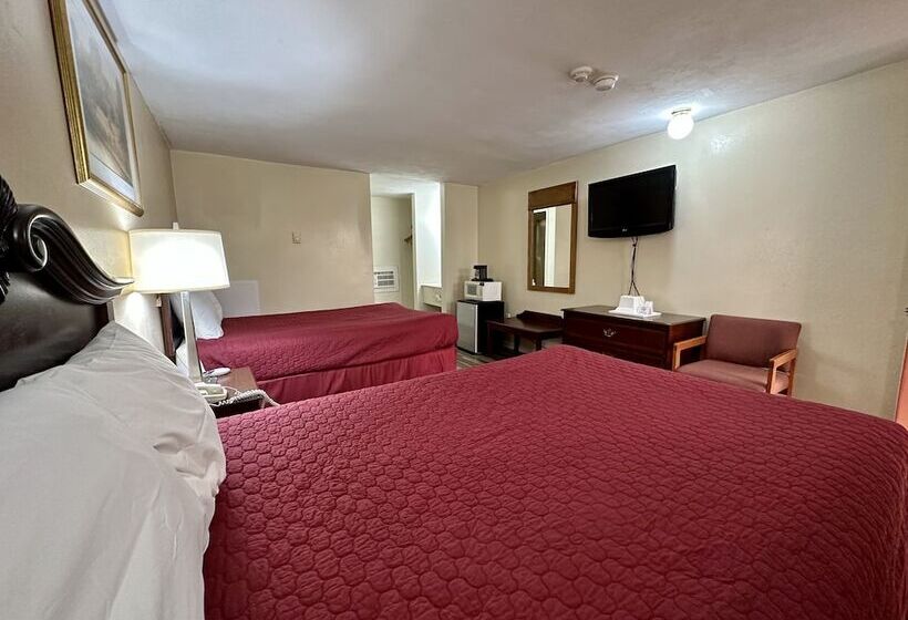 带2个双人床的标准工作室, Red Carpet Inn Pulaski