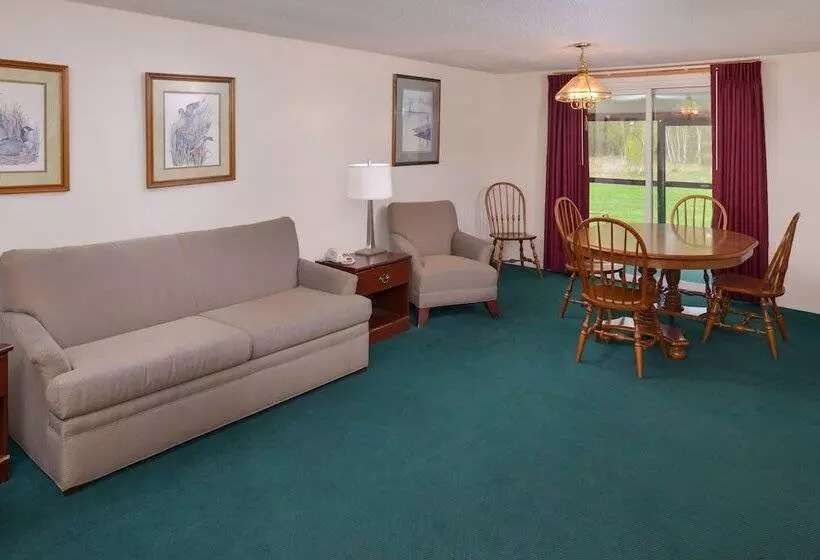 スイート, Red Carpet Inn Pulaski