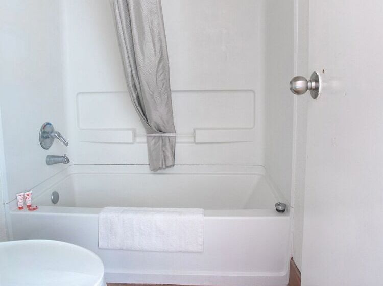 غرفه قياسيه سريرين مزدوجين, Motel 6 Lake Park