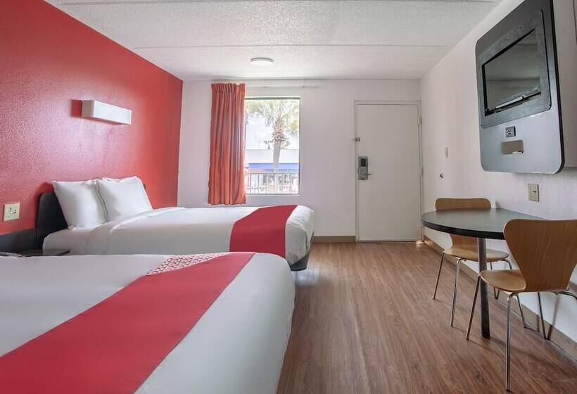 غرفه قياسيه سريرين مزدوجين, Motel 6 Lake Park