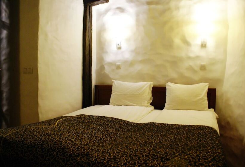 اتاق اکونومی, Gotthard Residents