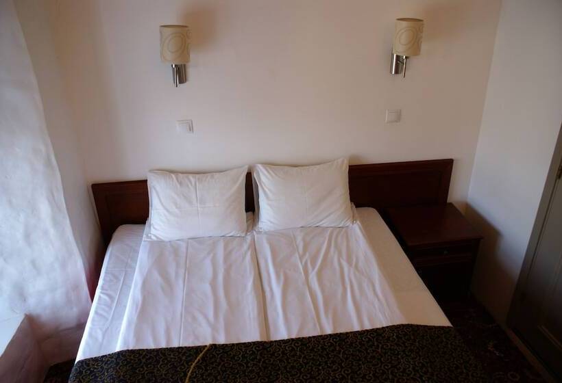 اتاق اکونومی, Gotthard Residents