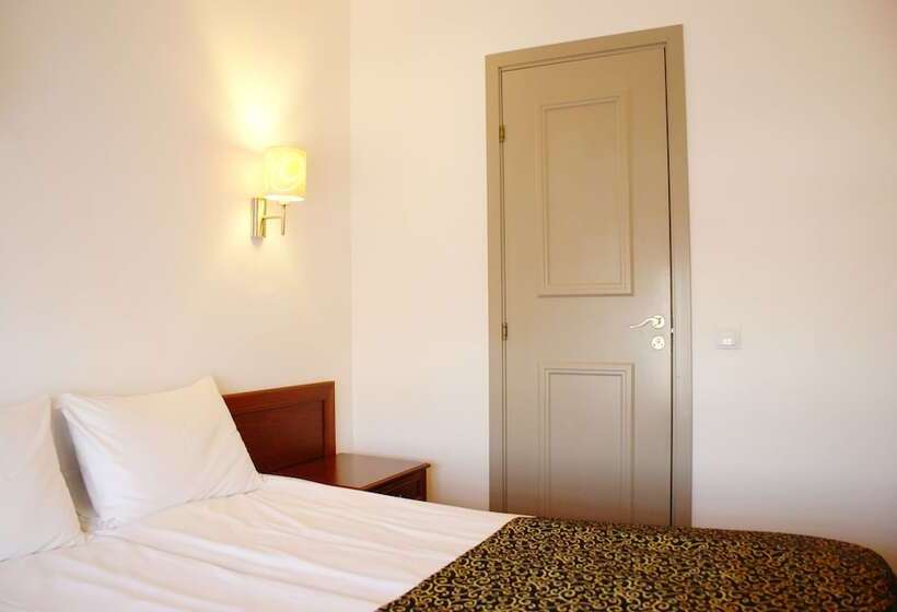 اتاق اکونومی, Gotthard Residents