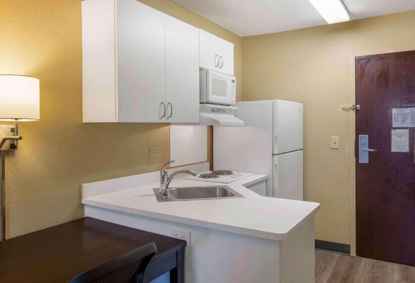 스탠다드 스튜디오, Extended Stay America Suites  Boston  Tewksbury